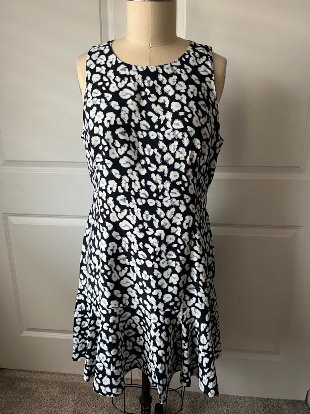 NWOT Banana Republic Dark Blue and White Print Mini Dress